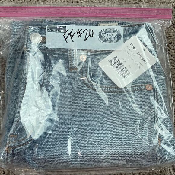 NWT Free People We The Free Avery Bermuda Denim Jean Short Size 25 Pacific Blue - Picture 13 of 13